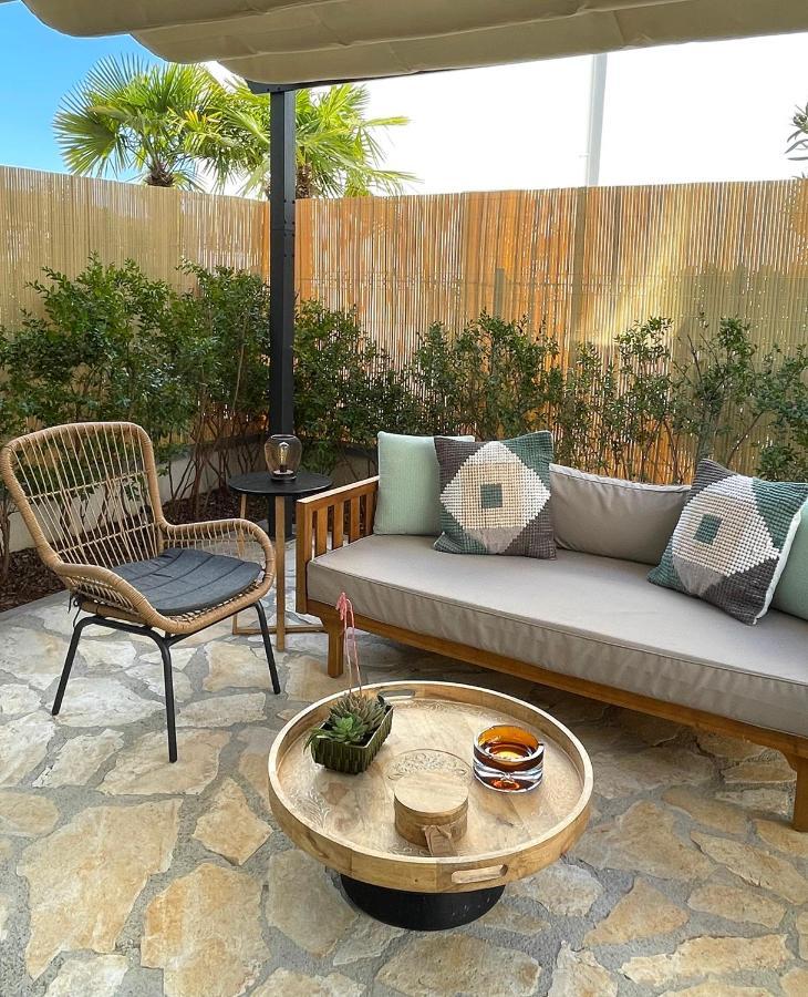 Great Outdoor Living Steps Away From The Lägenhet Sutivan